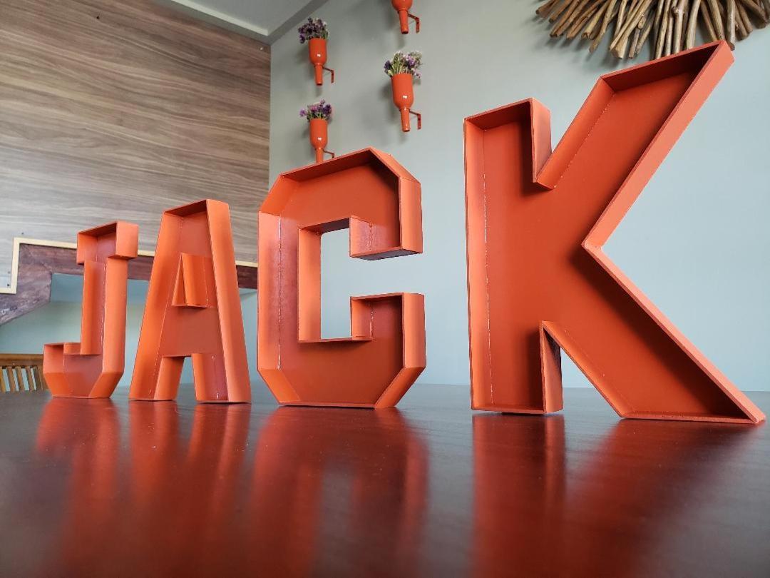 Jack Hostales Леон Экстерьер фото